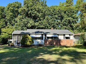 Building Photo - 3417 Apache Dr