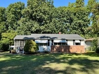 Building Photo - 3417 Apache Dr