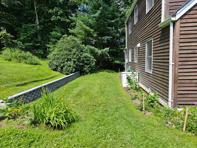 Building Photo - 205 Catlin Rd