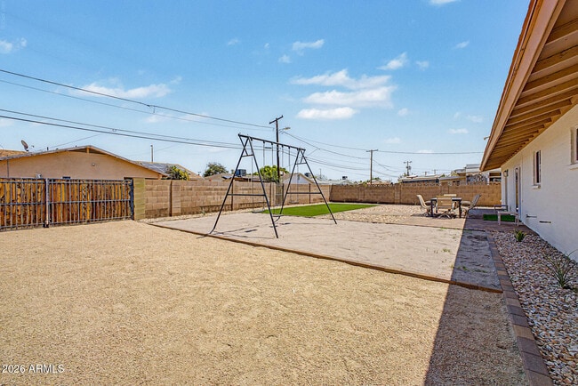Building Photo - 33 S Pueblo St