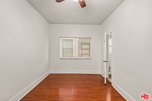 Building Photo - 2928 Walton Ave