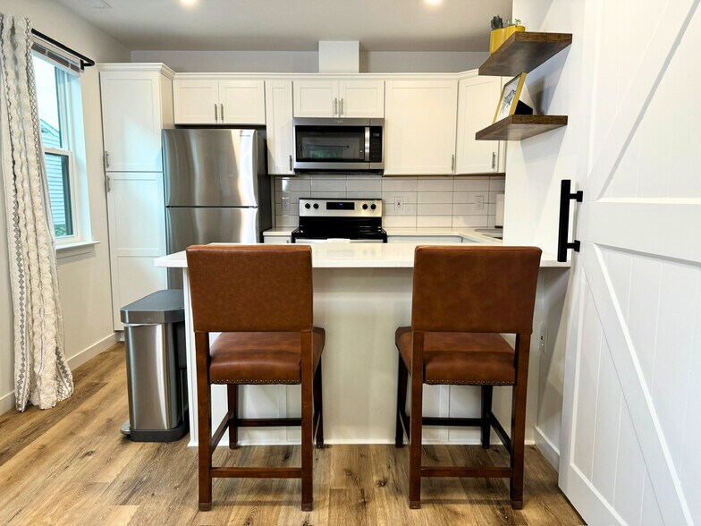 Building Photo - 606 Price Ave