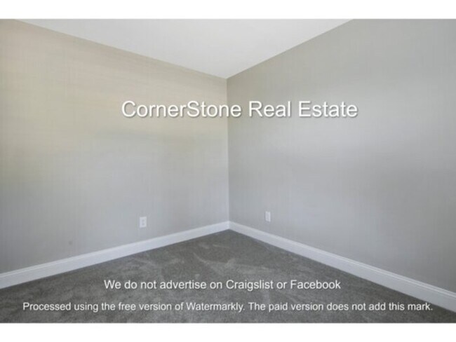 Building Photo - 2854 Little Dr