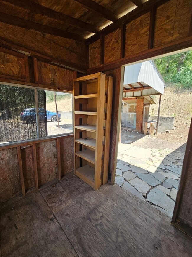 Building Photo - Nice Country Home with Mountain Views