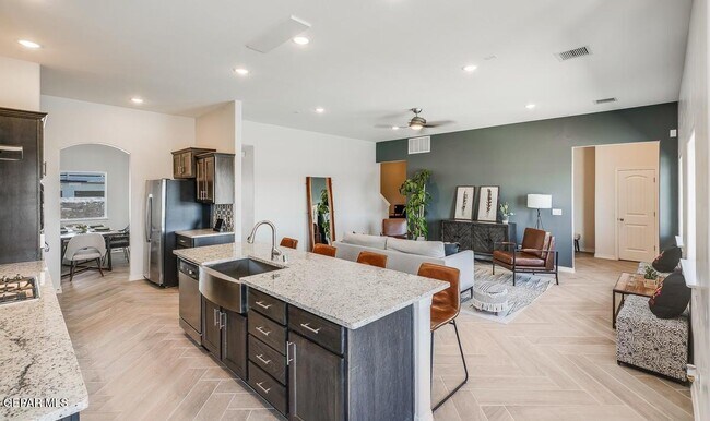 Building Photo - 14604 Pebble Hills Blvd