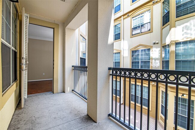 Building Photo - 7575 Kirby Dr