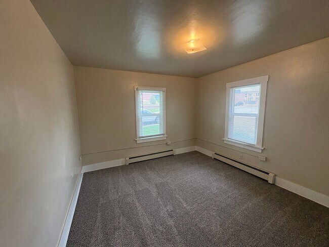 Building Photo - 929 22nd St