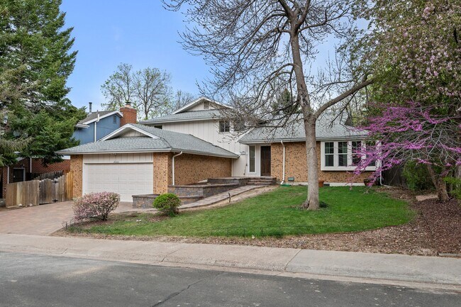 Building Photo - 8022 E Bucknell Pl