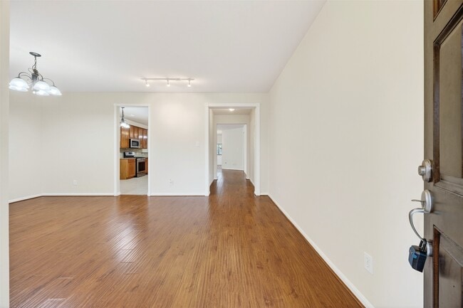 Building Photo - 11630 Forest Wind Ln