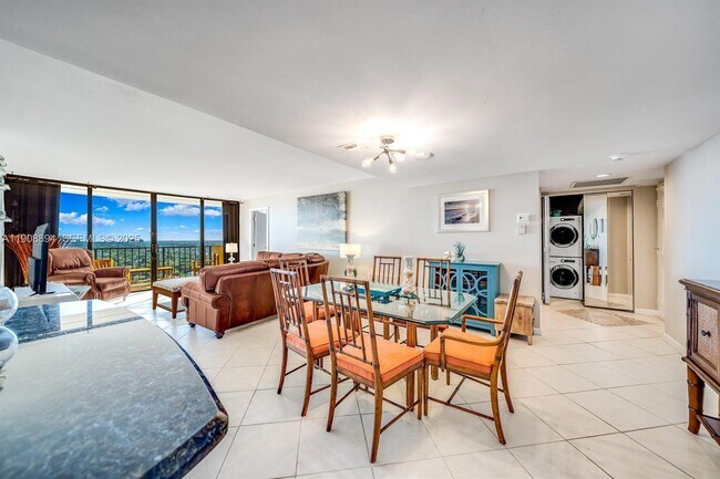 Building Photo - 5600 N Flagler Dr