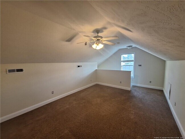 Building Photo - 558 Copper Creek Dr