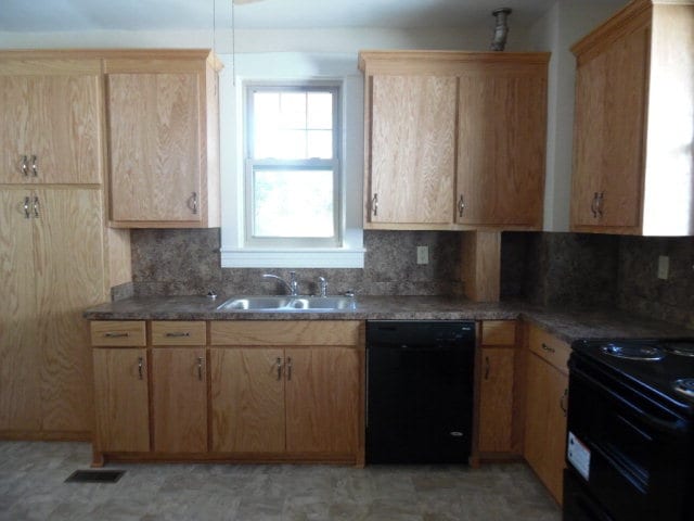 Building Photo - 312 College Ave
