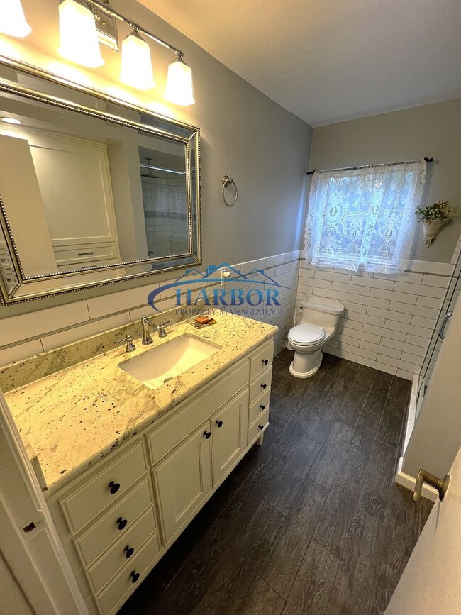 Building Photo - MOVE IN SPECIAL $1000 off 1st months' rent...