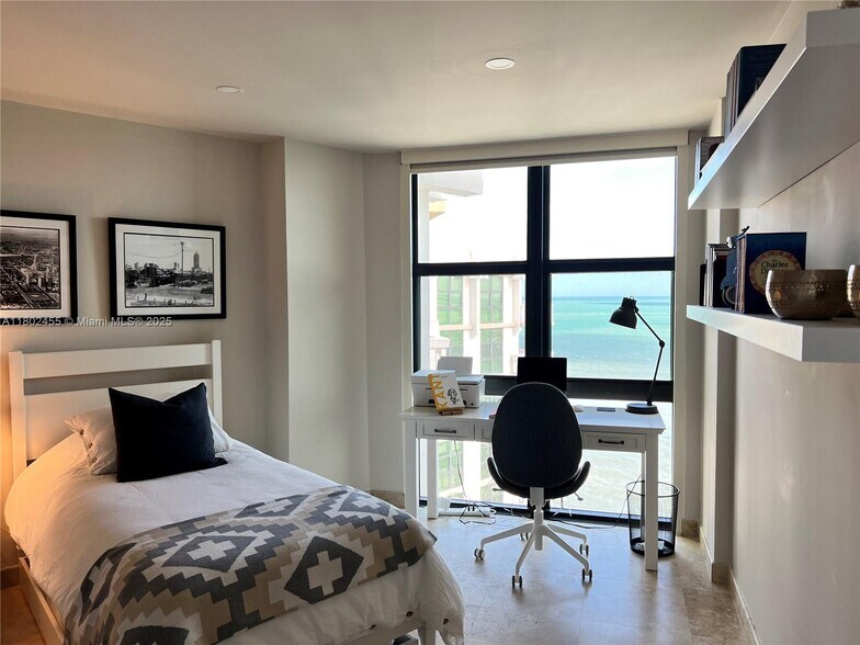 Building Photo - 1111 Crandon Blvd