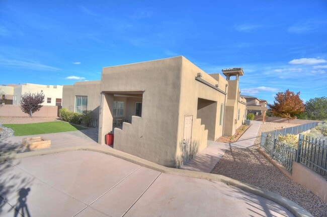 Building Photo - Meriposa Masterpiece