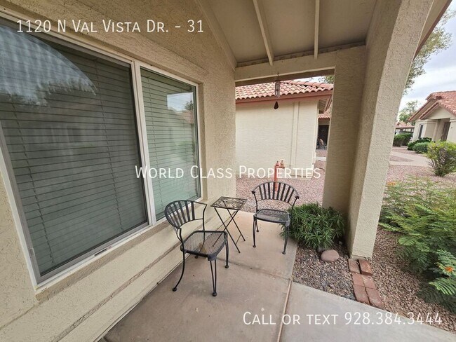 Building Photo - 1120 N Val Vista Dr