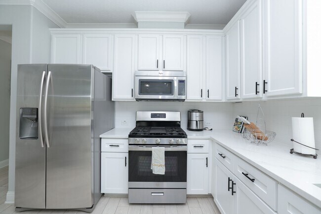 Building Photo - 19 Canterborough Pl