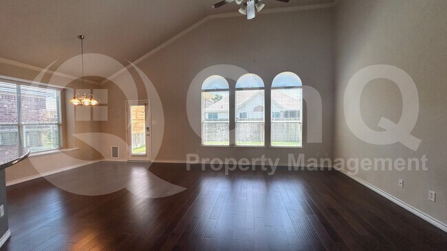 Building Photo - 9537 Navarro St