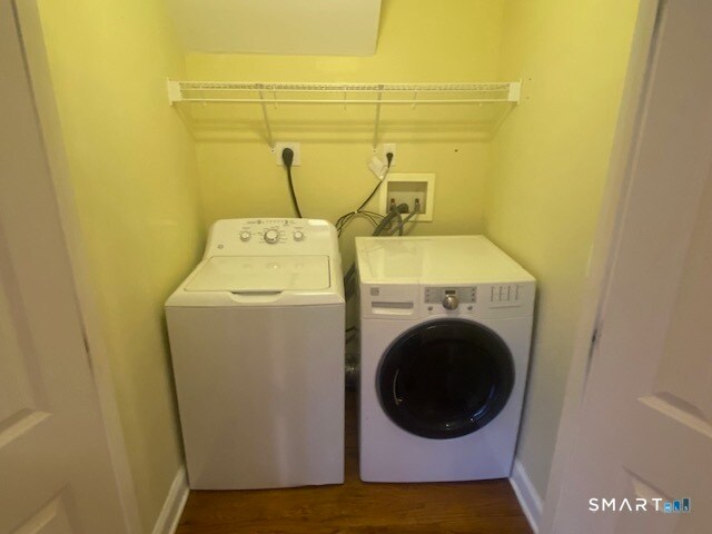 Building Photo - 11 Pinehurst Ln