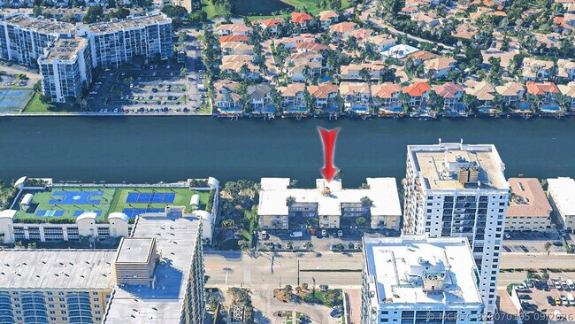 Building Photo - 2600 S Ocean Dr