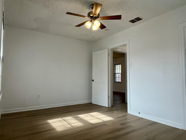 Building Photo - 2723 36th St