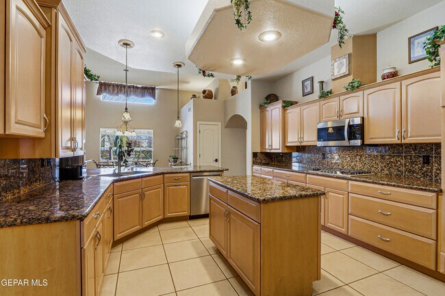 Building Photo - 312 Desert Garden Dr