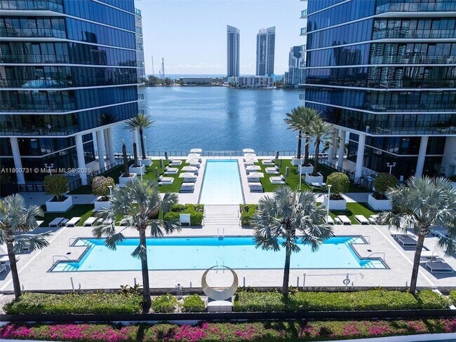 Building Photo - 5500 Island Estates Dr