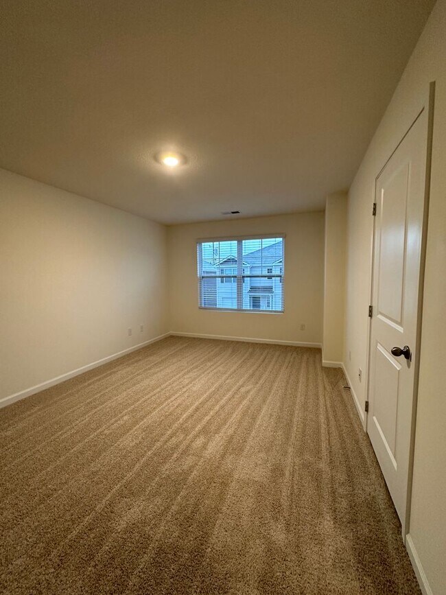 Building Photo - 3 Bedroom / 2.5 Bath Townhome Kingsport, TN