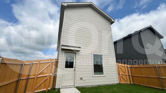 Building Photo - 6313 Kingfisher Wy