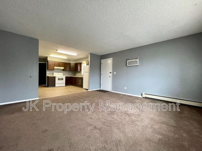 Building Photo - 1411 6th Ave S