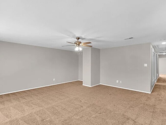 Building Photo - 4729 Woodhaven Ln, Haltom City, TX 76137