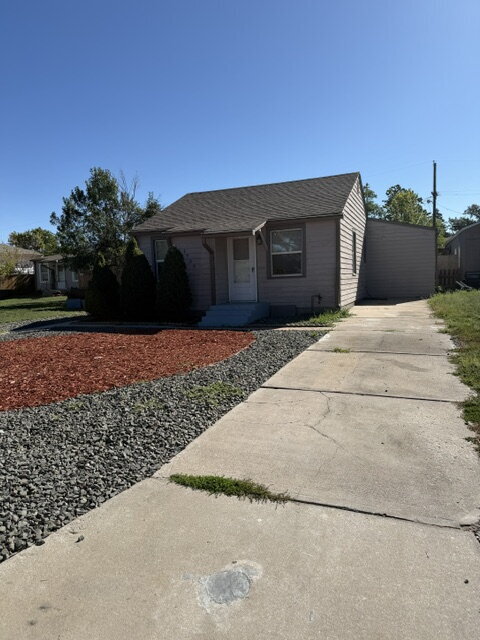 Building Photo - "Charming 3-Bedroom Home with Hardwood Elegance on Hanover Street, Aurora!"