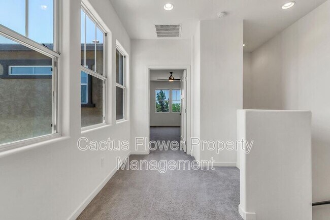 Building Photo - 2734 S Santa Rita