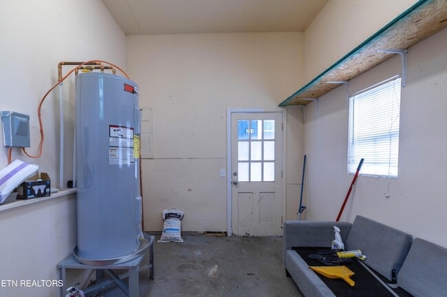 Building Photo - 201 Farlow Dr