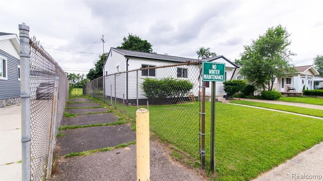 Building Photo - 1203 Commonwealth Ave