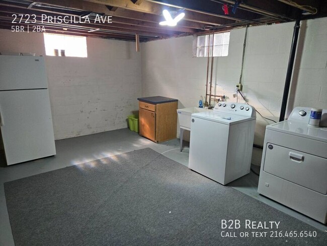 Building Photo - 2723 Priscilla Ave