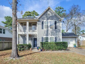 Building Photo - Welcome to this beautifully maintained home offering flexible living with 4/5 spacious bedrooms a...