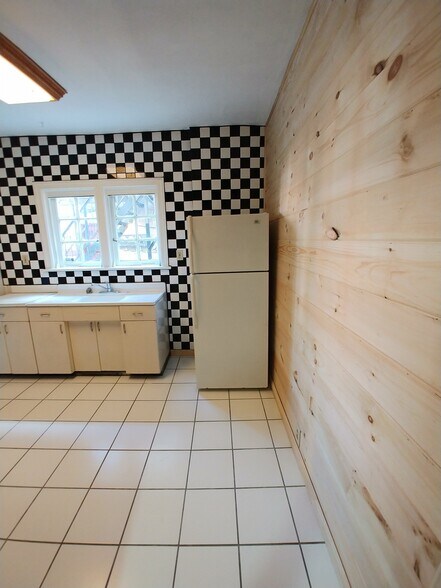 Building Photo - 707 N 2nd St