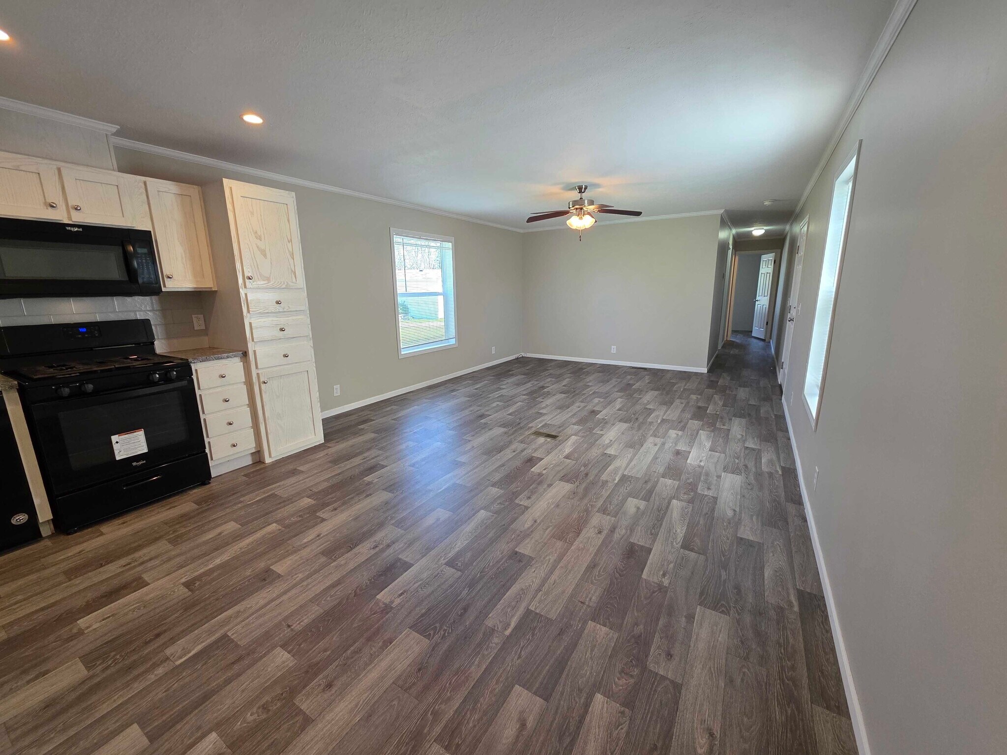 Building Photo - 3684 Willow Ct