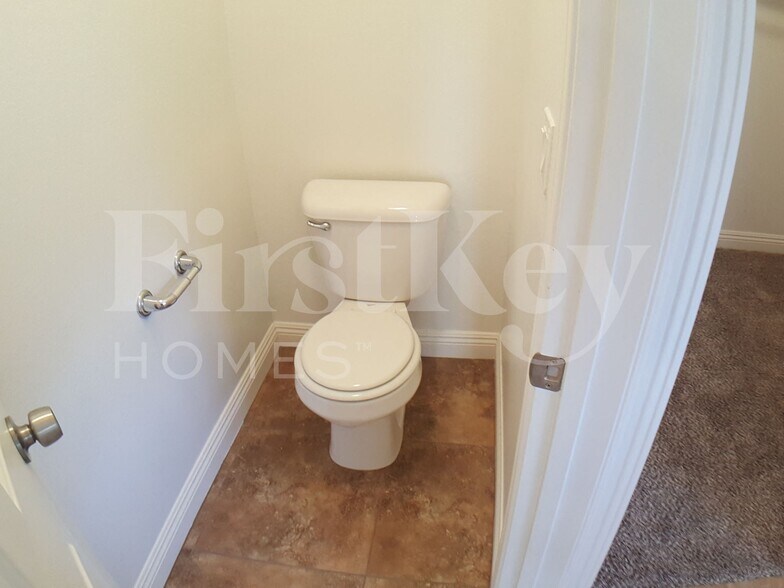 Building Photo - 5728 Hornbrook St