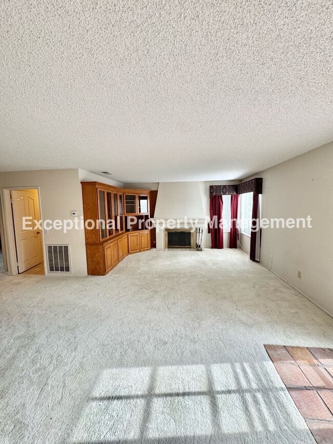 Building Photo - Great Deer Creek Estate