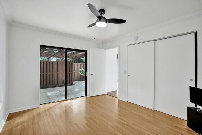 Building Photo - 9111 SW 20th St