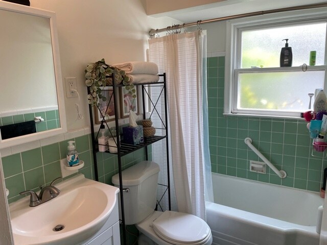 Building Photo - 720 -722 Louis Ave