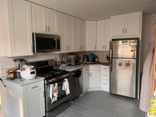 Building Photo - 8246 Keating Ave