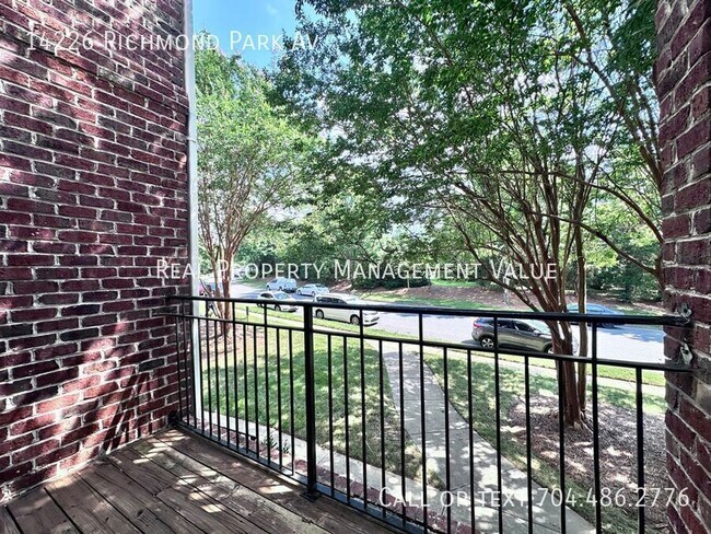 Building Photo - 14226 Richmond Park Ave