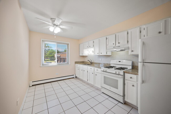 Building Photo - 7834 95th St