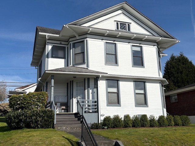 Building Photo - 2601 Grand Ave