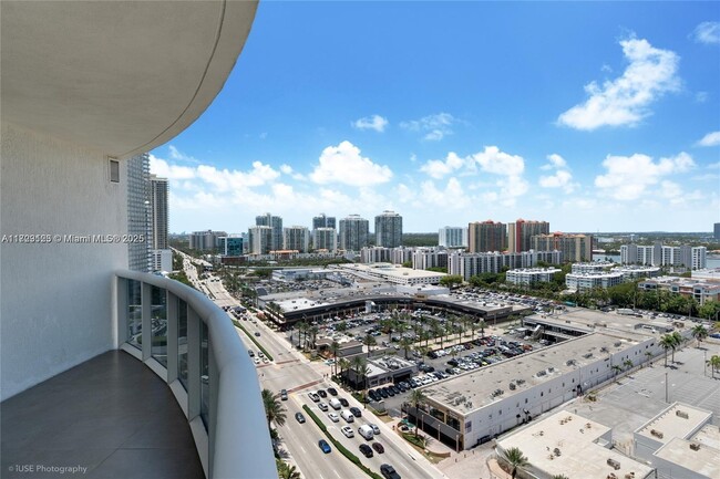 Building Photo - 17201 Collins Ave