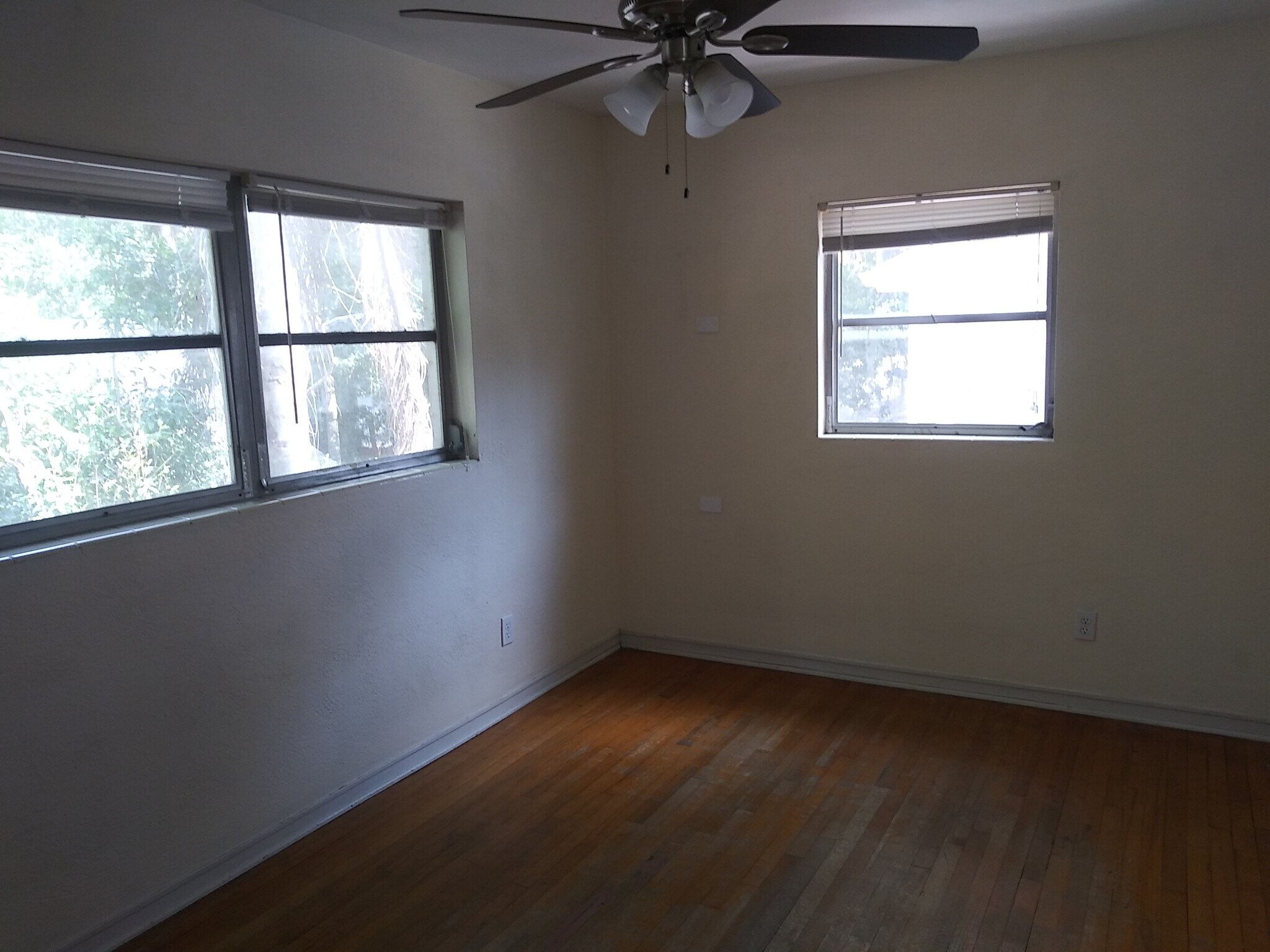 Building Photo - 607 S Summerlin Ave