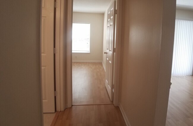 Building Photo - Beautiful 2/2 condo for rent next to Waterford Lakes Town Center and UCF